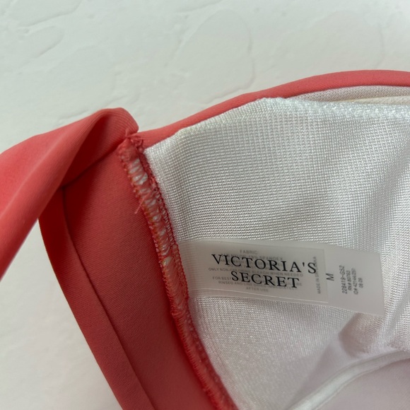 Victoria's Secrets Bra Size Medium Pink - Picture 9 of 9